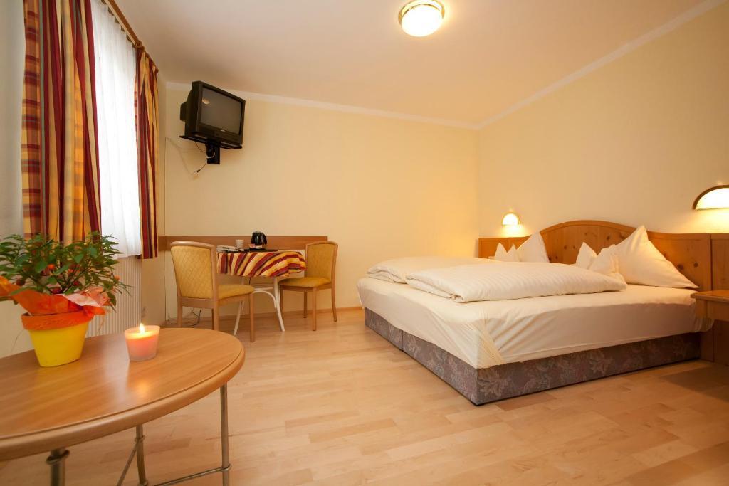Hotel Gretl Krumpendorf Exterior foto